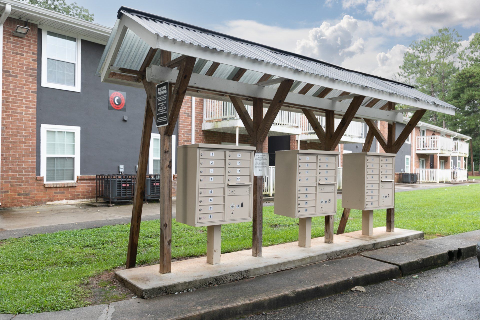 Perimeter 294 Mail boxes