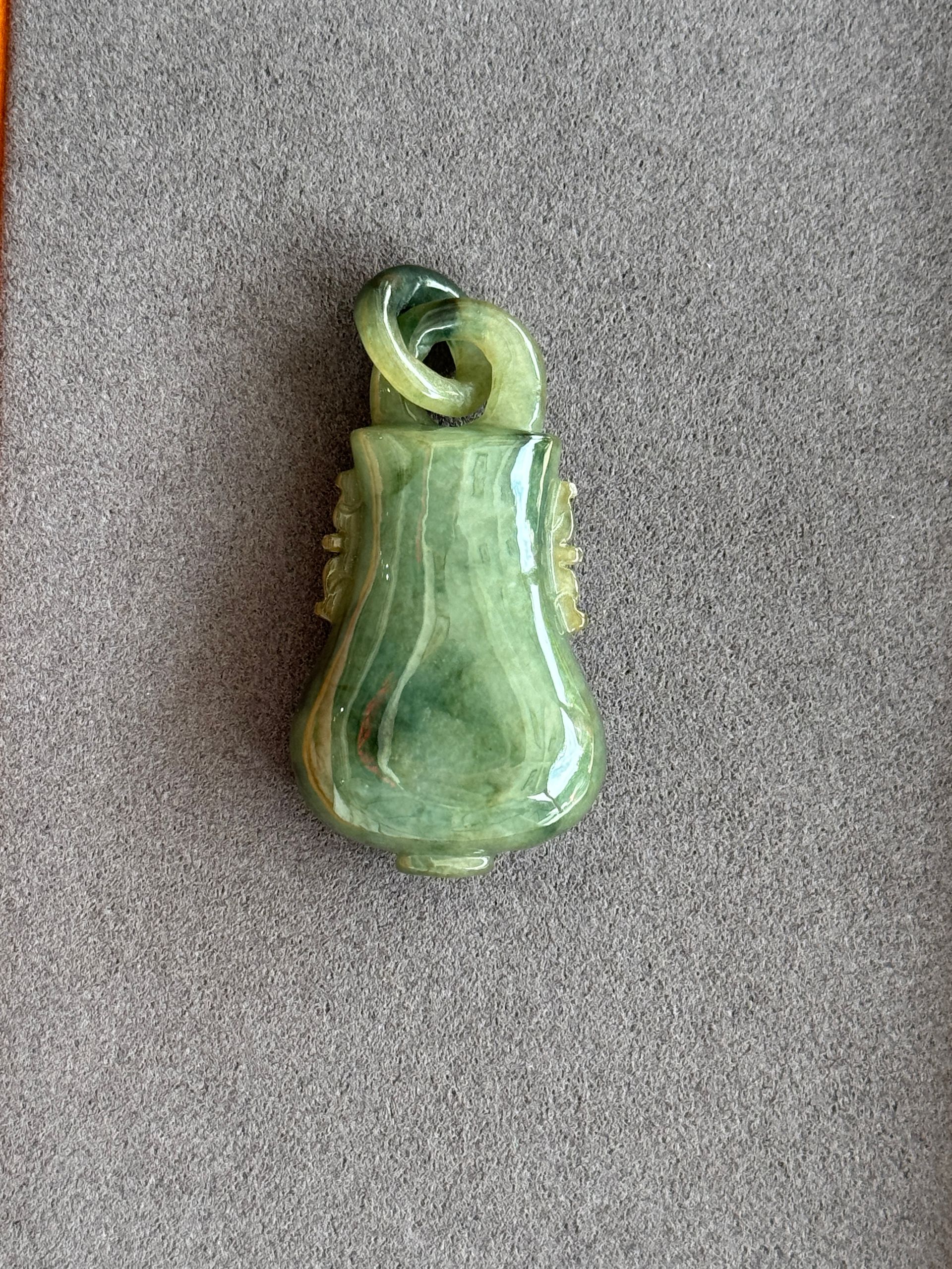Oil Green Treasure Bottle Jadeite Pendant