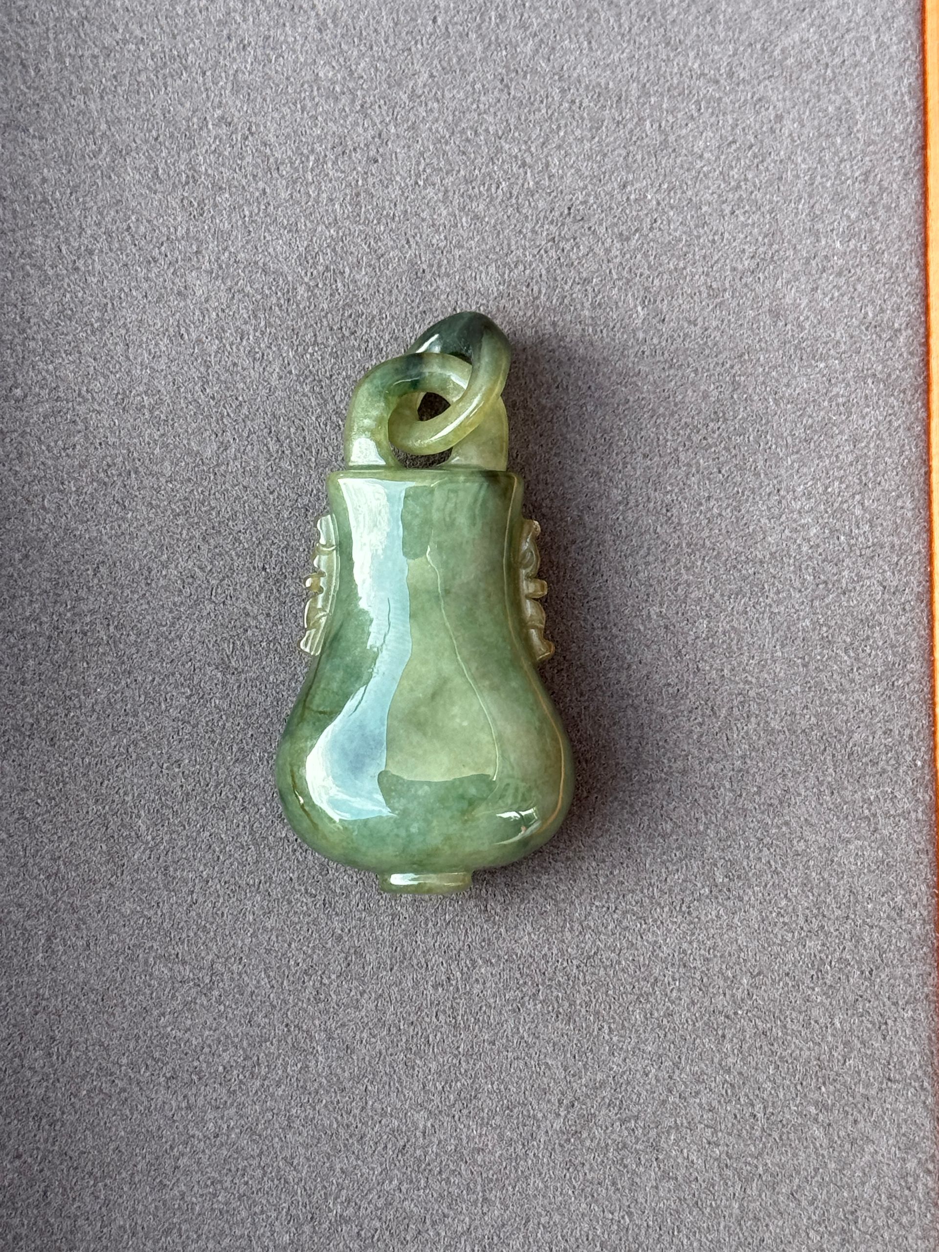 Oil Green Treasure Bottle Jadeite Pendant