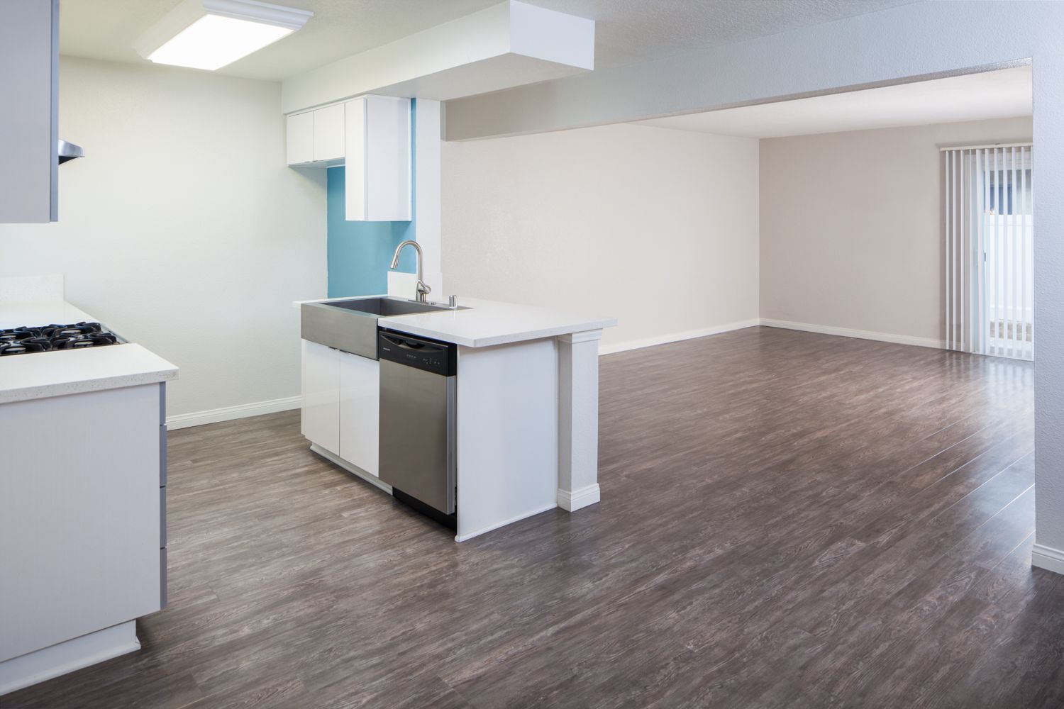 VINYL PLANK SOUND TEC FLOORING