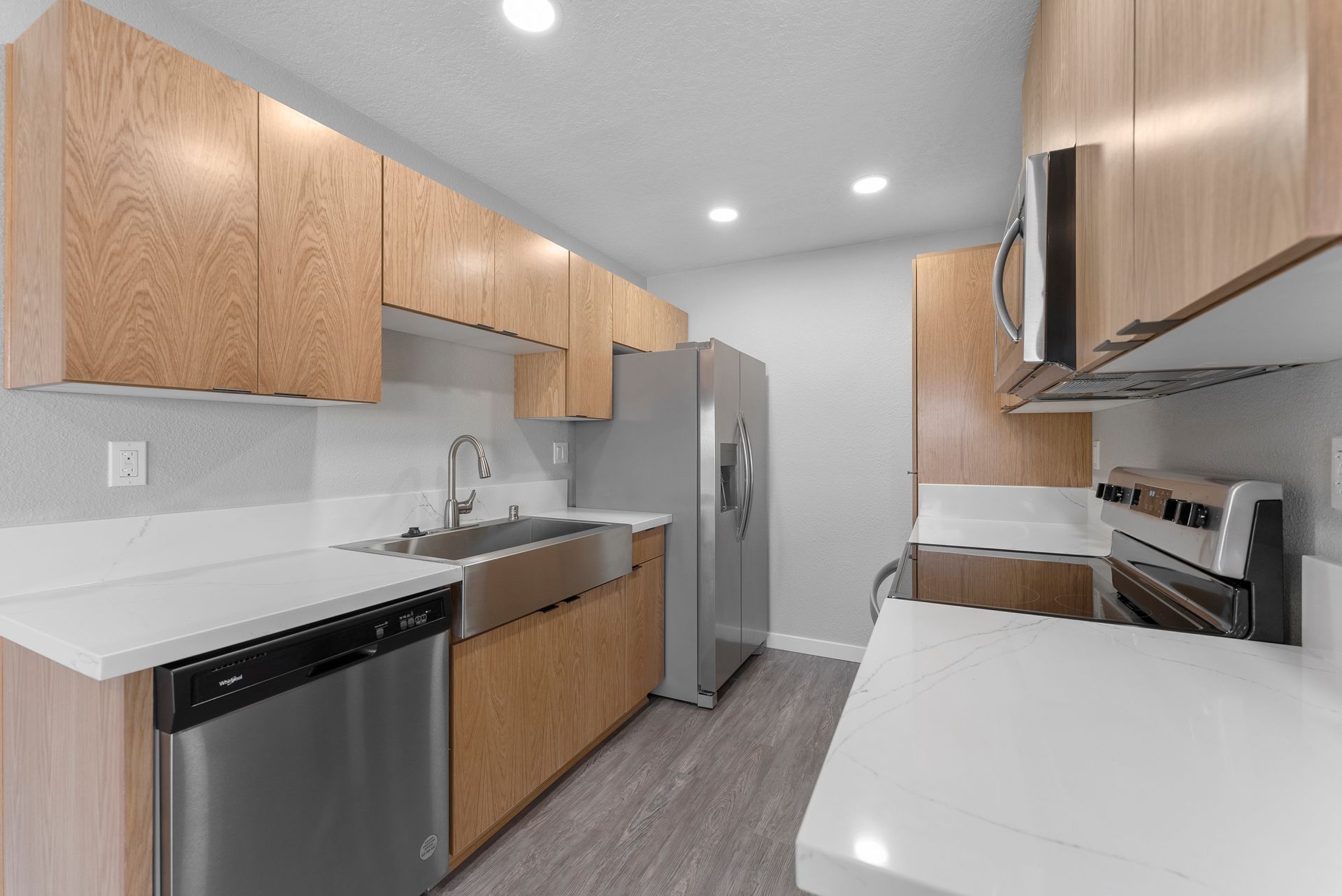 LED LIGHT FIXTURES