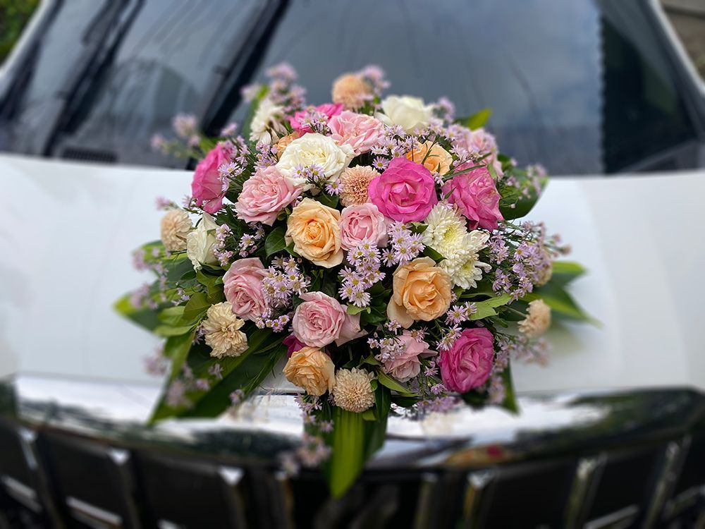 Pose de décoration florale pour embellir votre véhicule