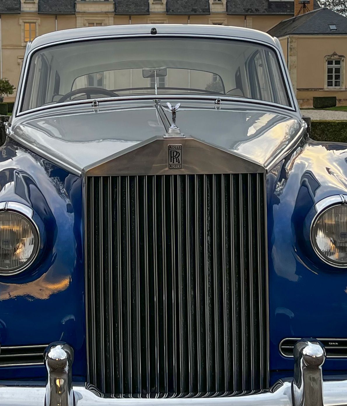 Rolls royce de face calandre Alfred and cars