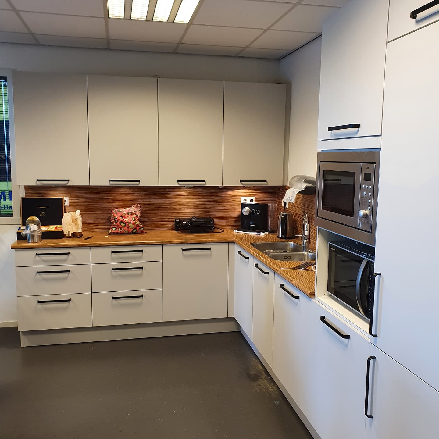 keuken wrappen Ambulancepost Gouda na wit