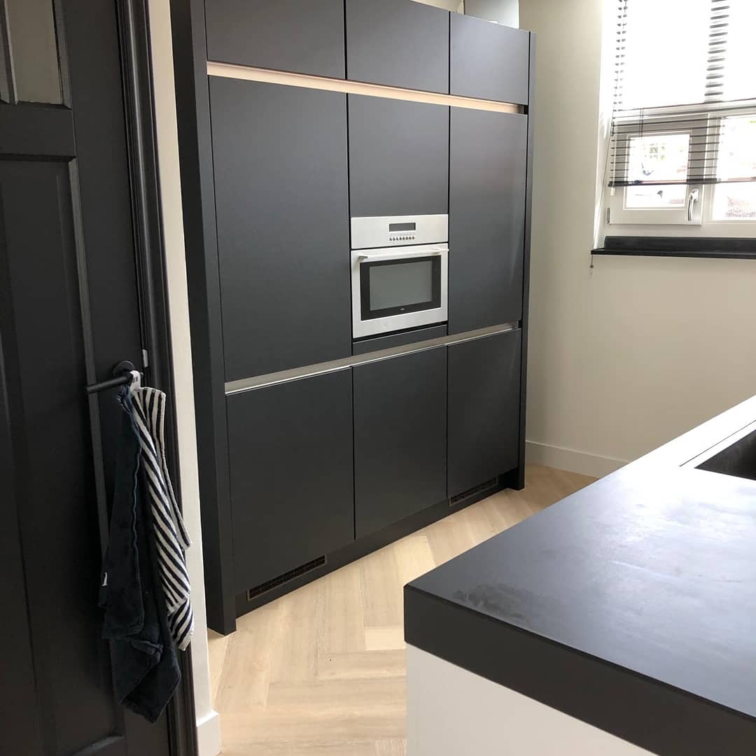 keuken wrappen Enkhuizen mat zwart meubelfolie 