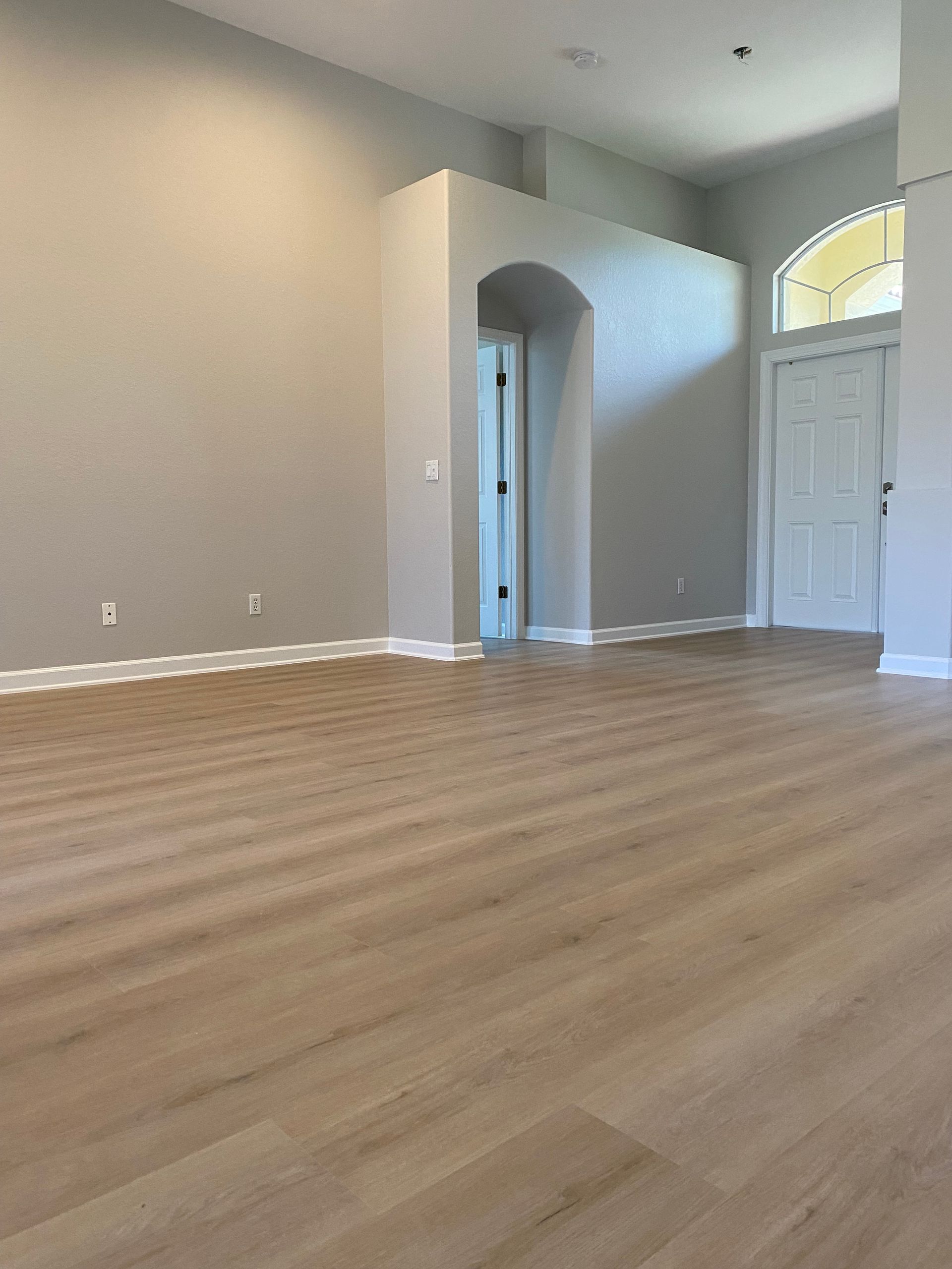 Light tan LVP Style SPC flooring in Fort Myers florida