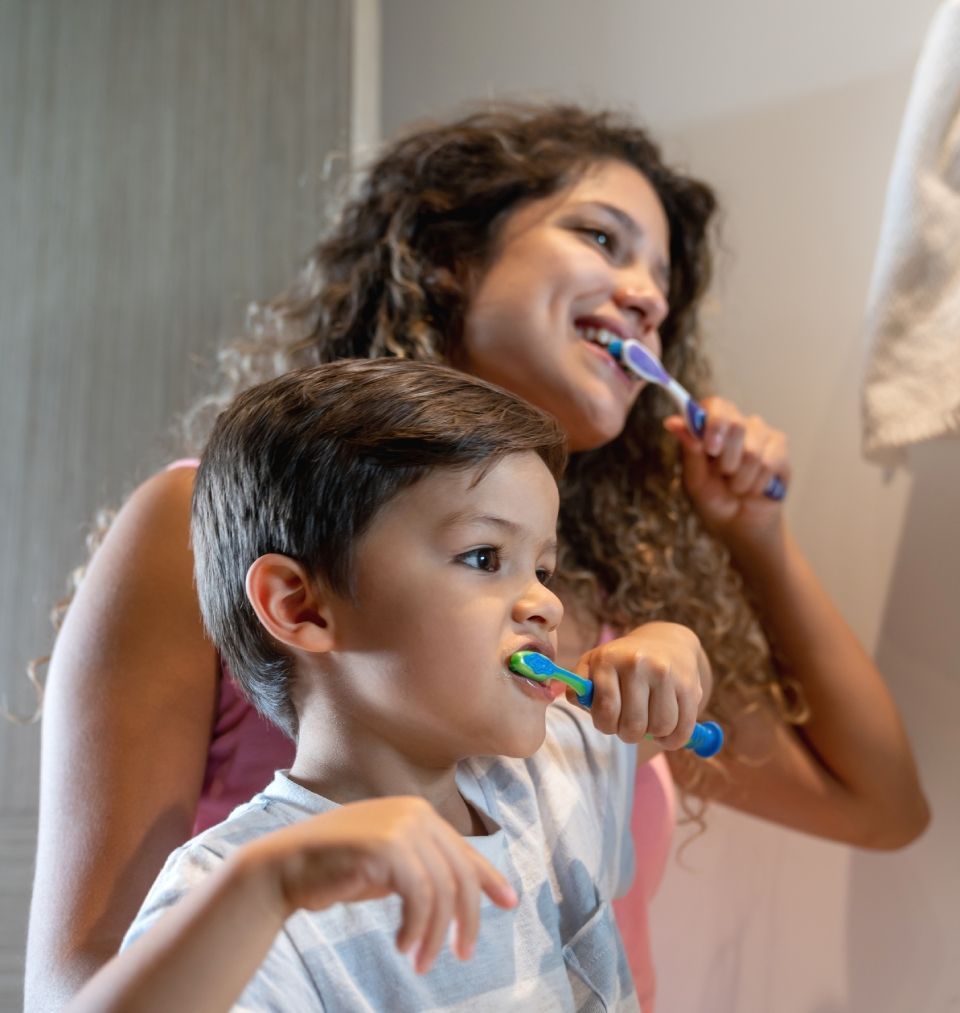 igiene orale di bambini e adulti