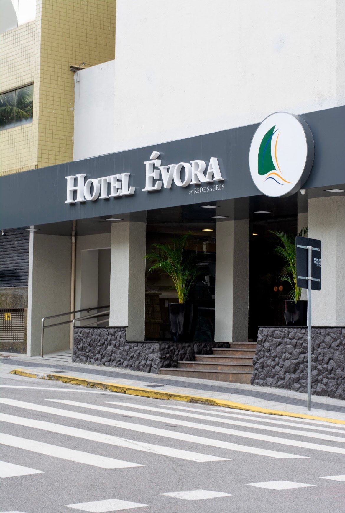 Fachada Hotel Évora