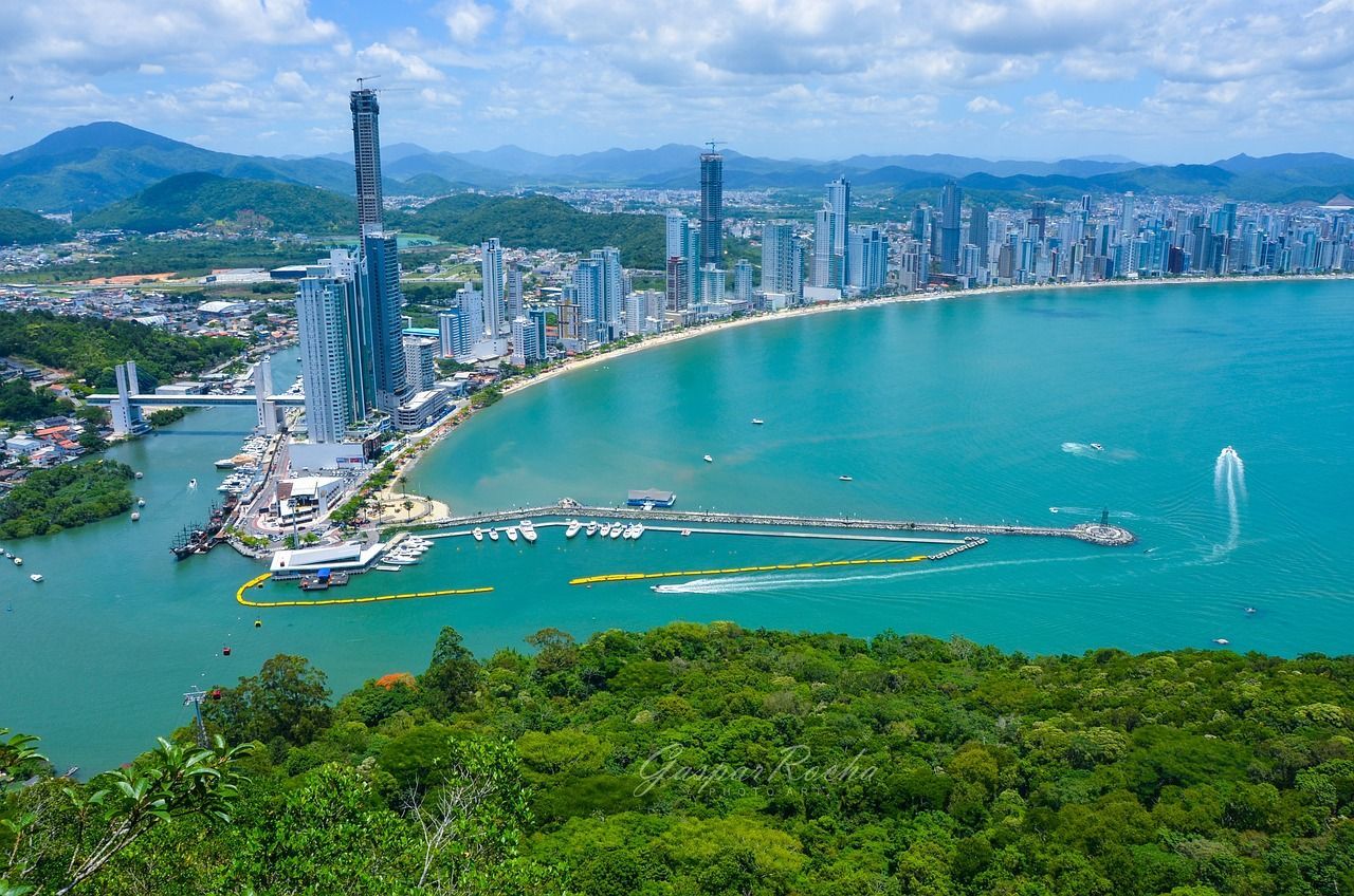 Vista aérea de Balneário Camboriú com a Praia Central