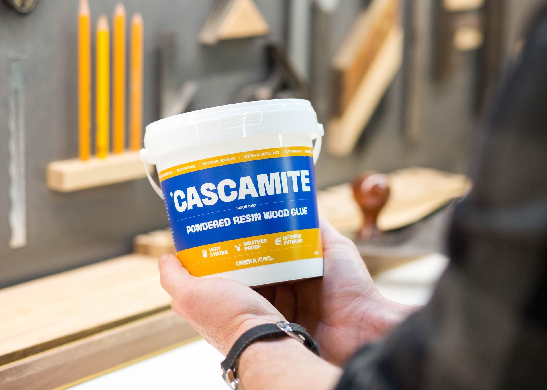 cacamite powdered resin wood glue
