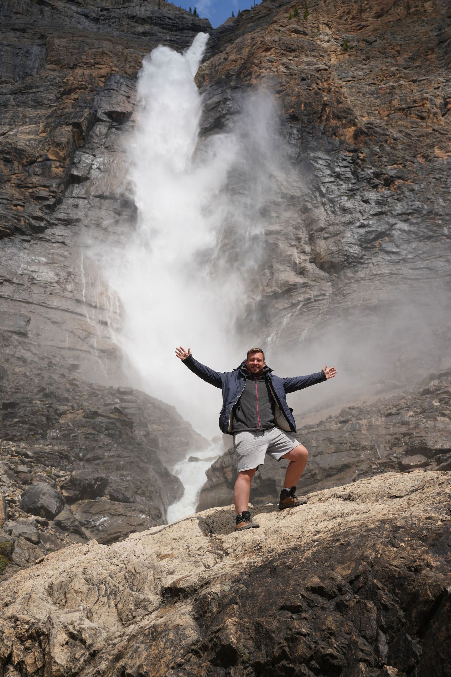 Scenic landscape in Takkakaw Falls, Yoho National Park captured by Banff Bear Travel professional photographer guide