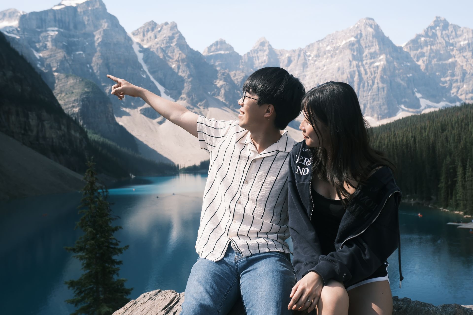 Honey moon photo by Banff Bear Travel Professional Photographer Guide