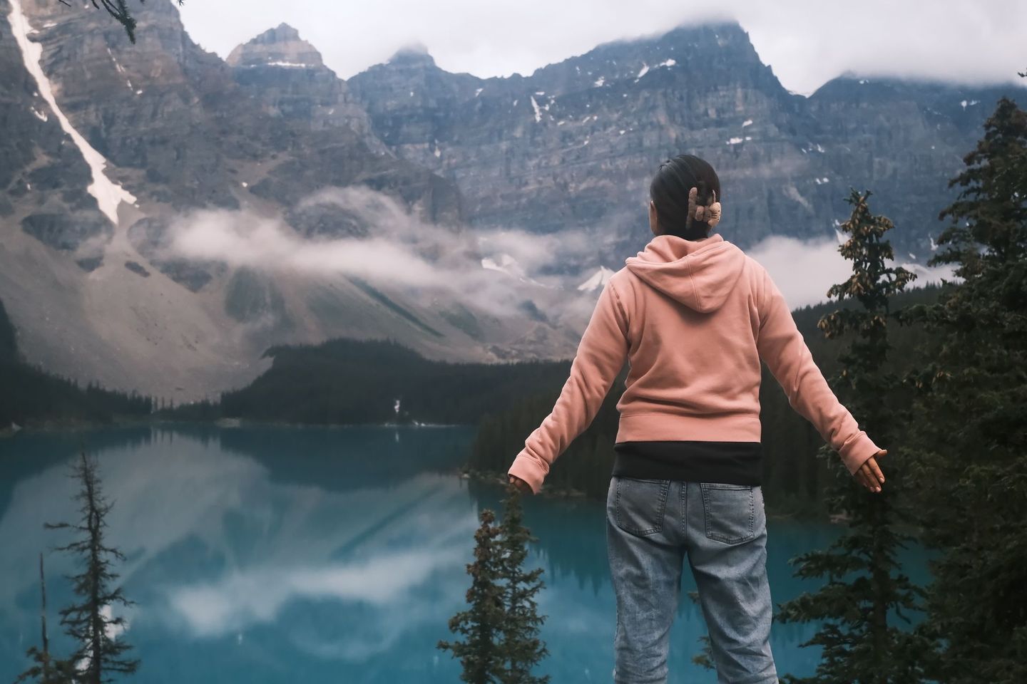 Breathtaking alpenglow on Valley of the Ten Peaks at Moraine Lake sunrise, Banff Bear Travel photographer guide 