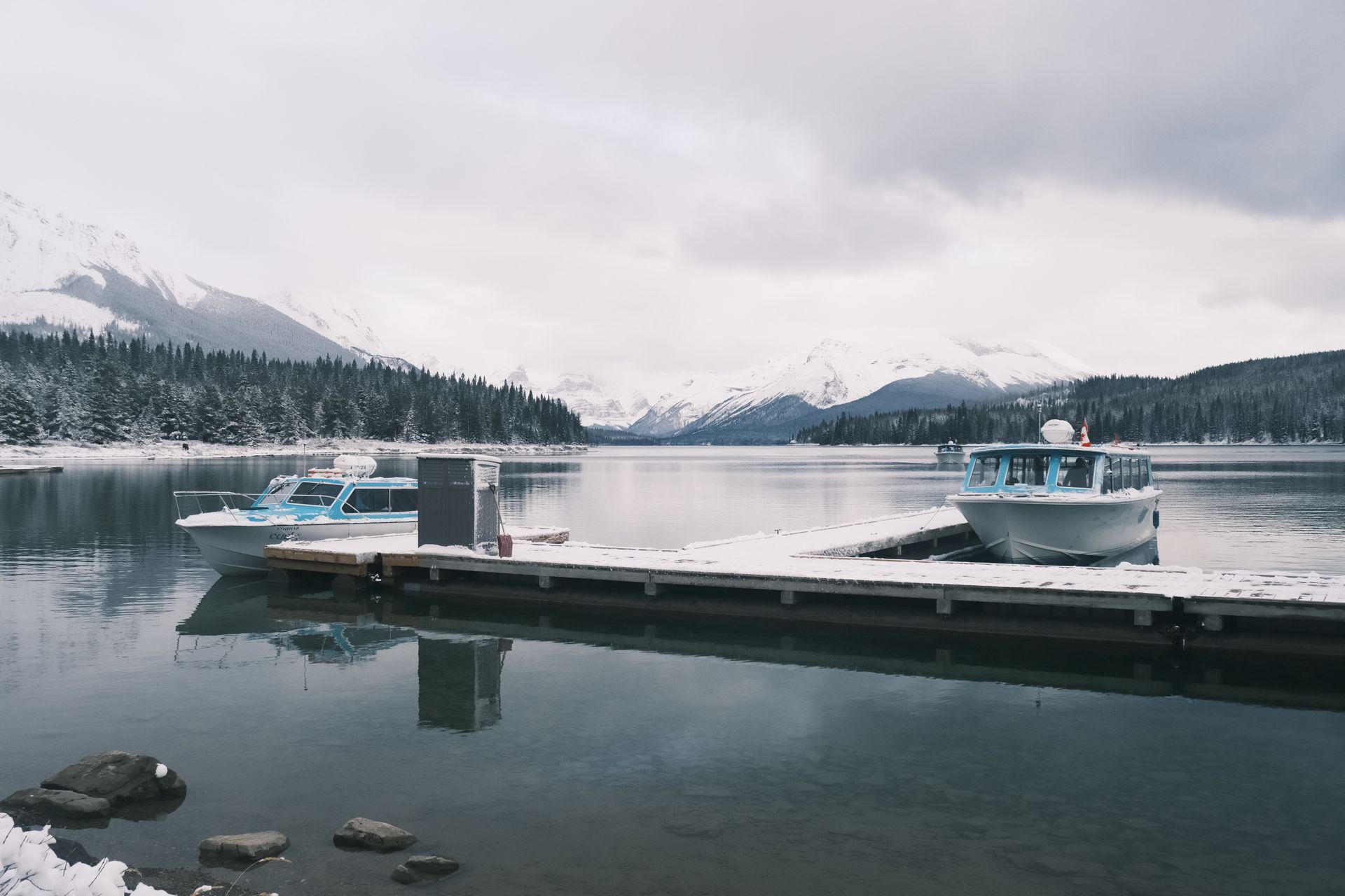 Banff Bear Travel Jasper Private Tour Maligne Lake Cruise