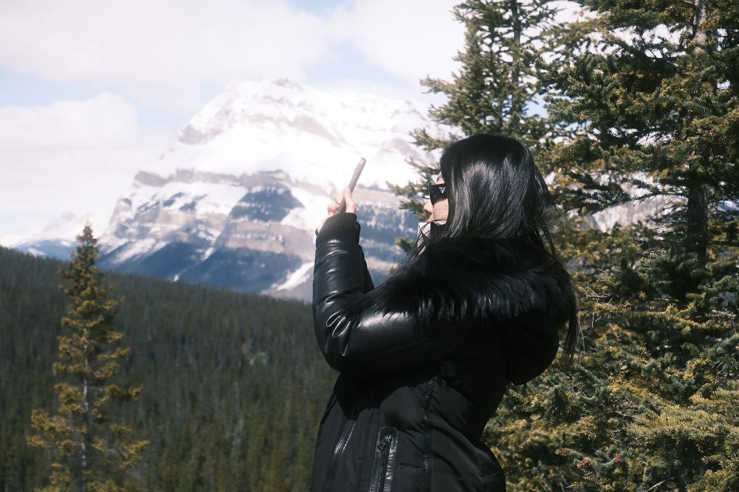 Scenic view in Jasper National Park captured by Banff Bear Travel professional photographer guide 