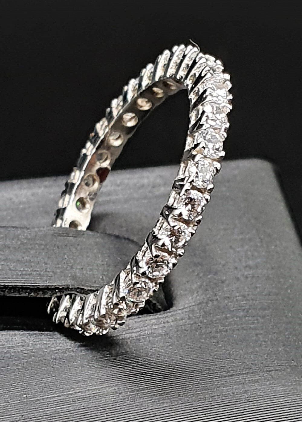 Coroncina in oro bianco 18 Kt con DIAMANTI da 0,03 Ct cadauno