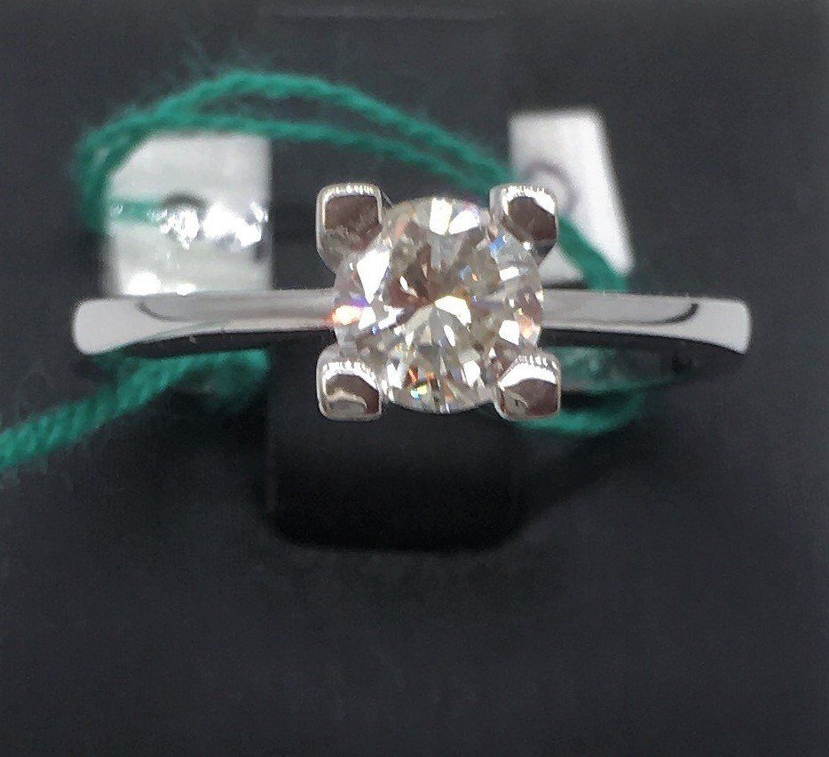 Anello in oro bianco 18 Kt con DIAMANTE da 0,53 Ct purezza VVS1
