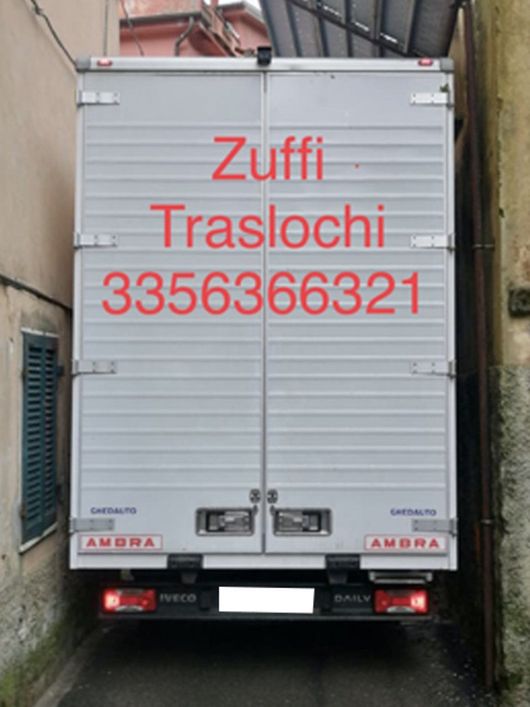 Camion in vicolo