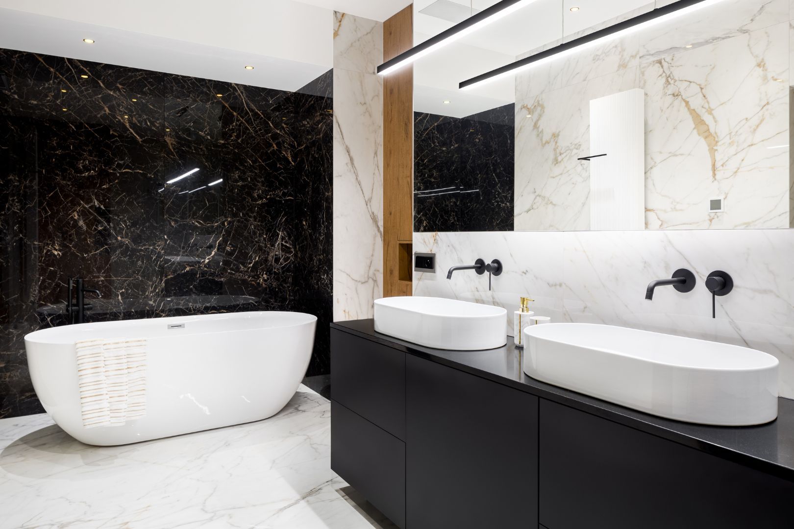 Black and white designed bathroom in Bristol