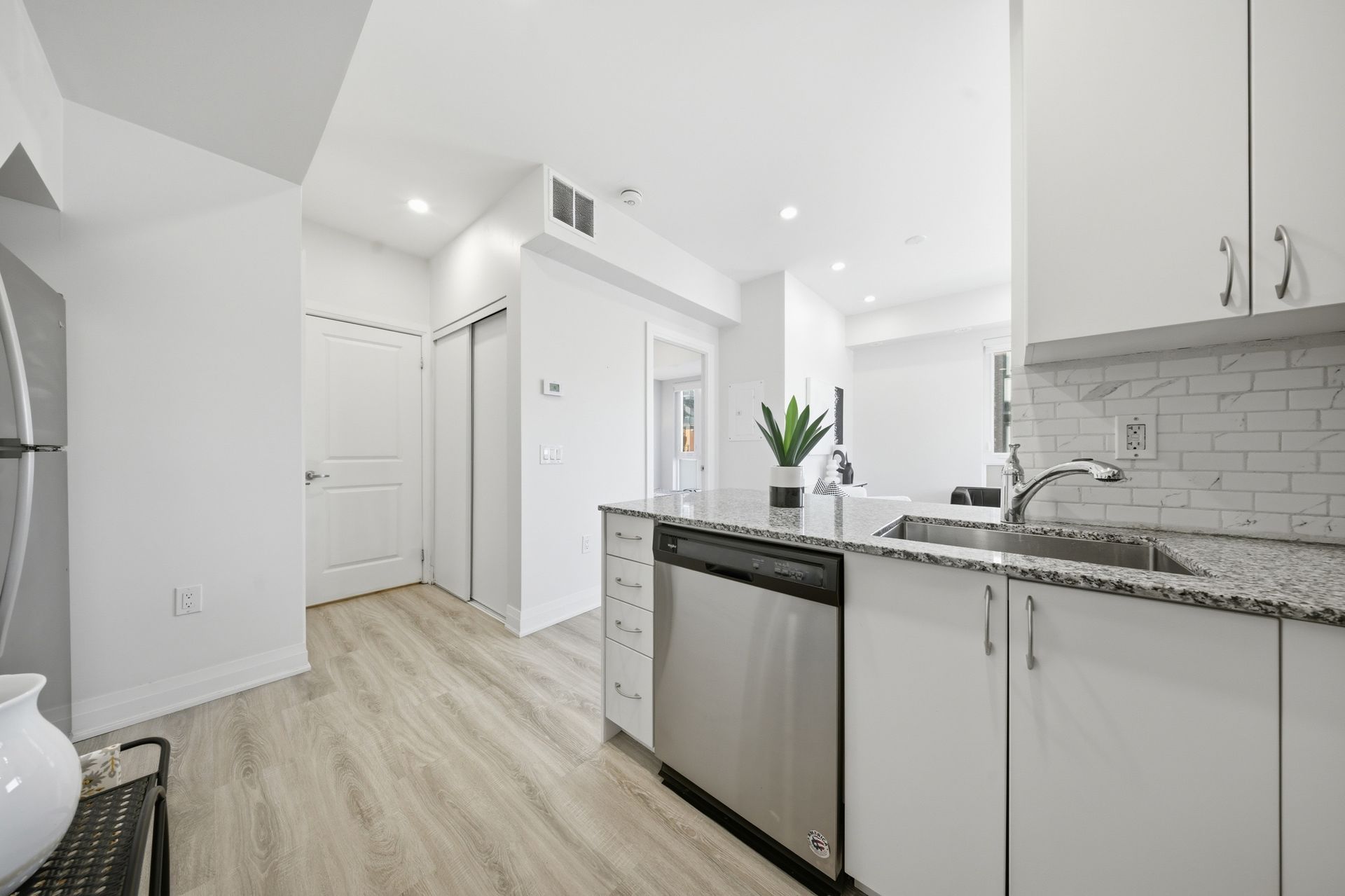 48 Coles Kitchen