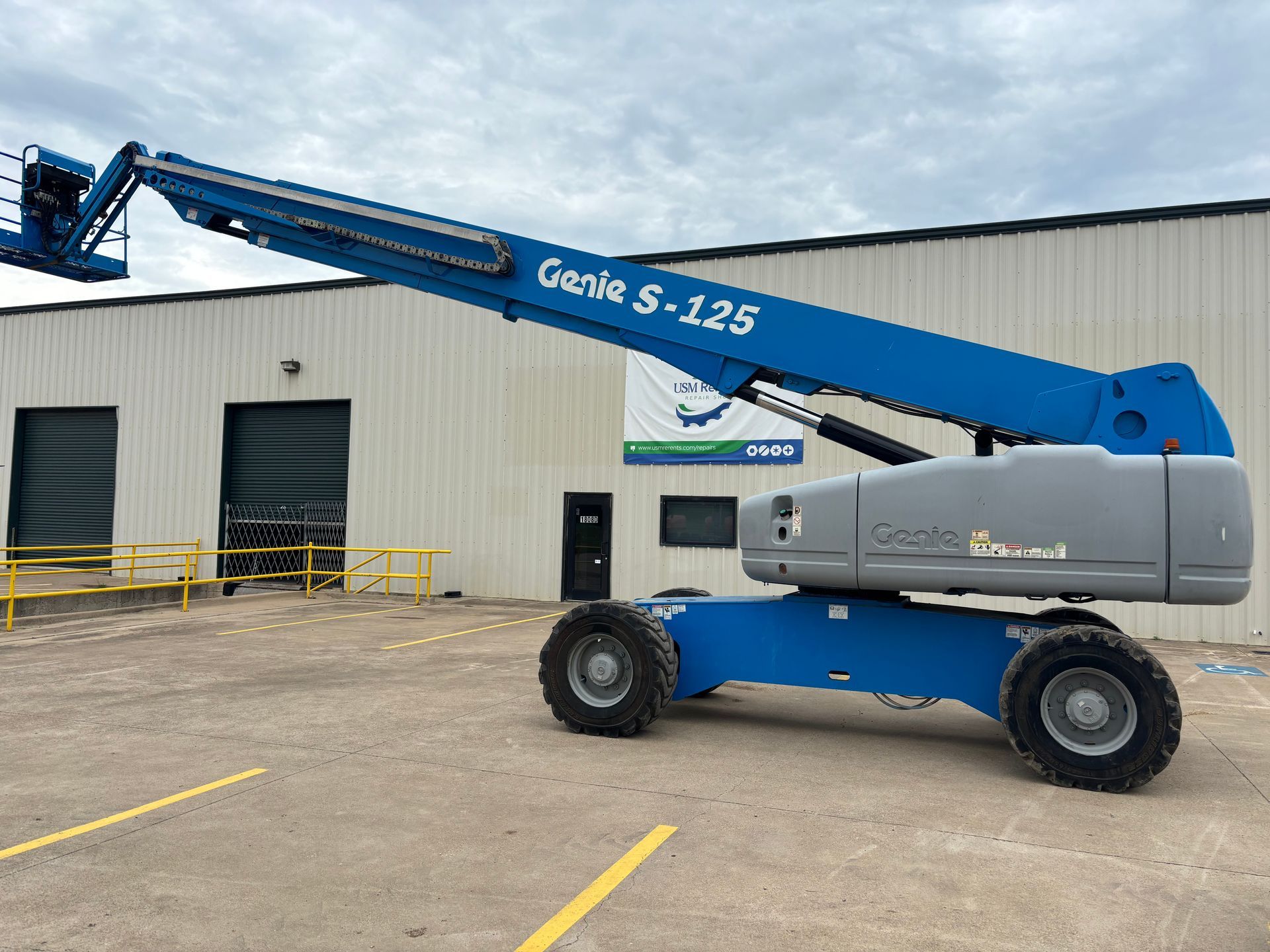 Genie S-125 Telescopic Boom Lift