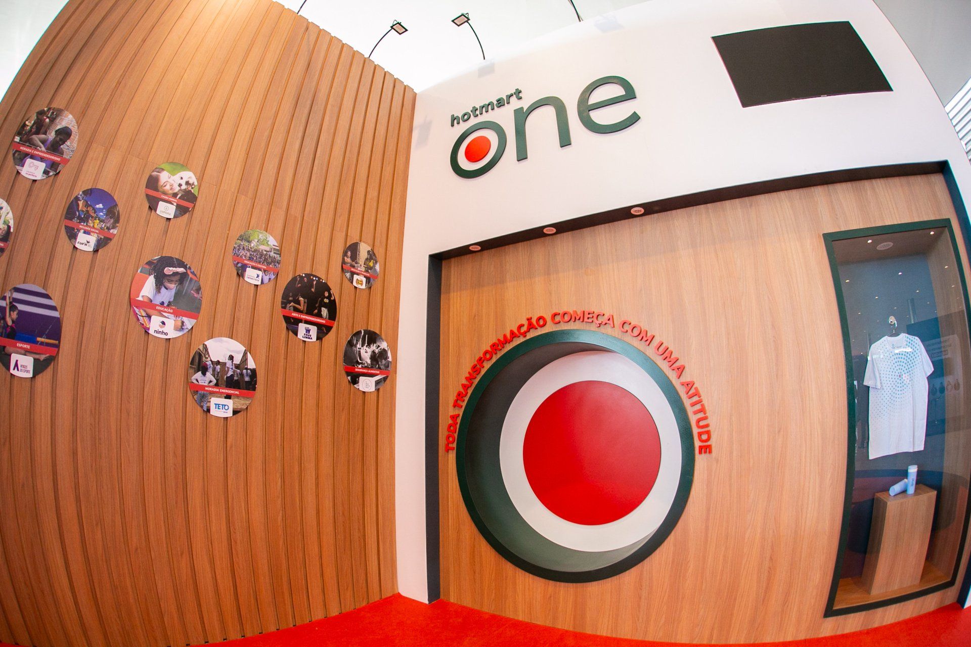 The word one that is on a wall
