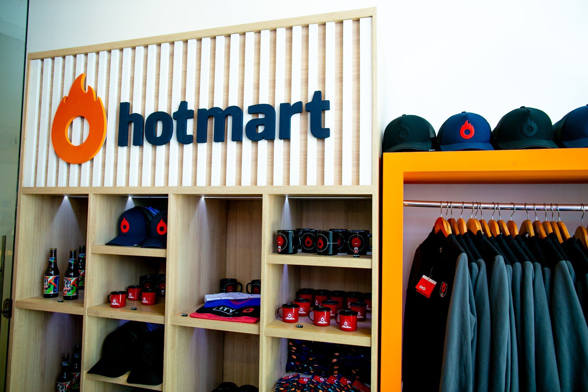 A store with a sign that says hotmart on it