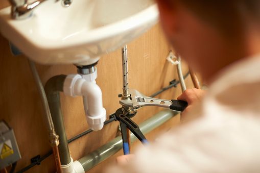Plumber Unclogging a Tub Drain — Santa Margarita, CA — RSM Plumbing