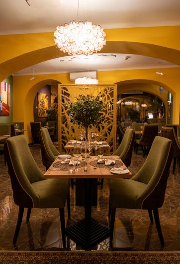 Elegant interior of Restaurante Artistas in Lagos, Algarve