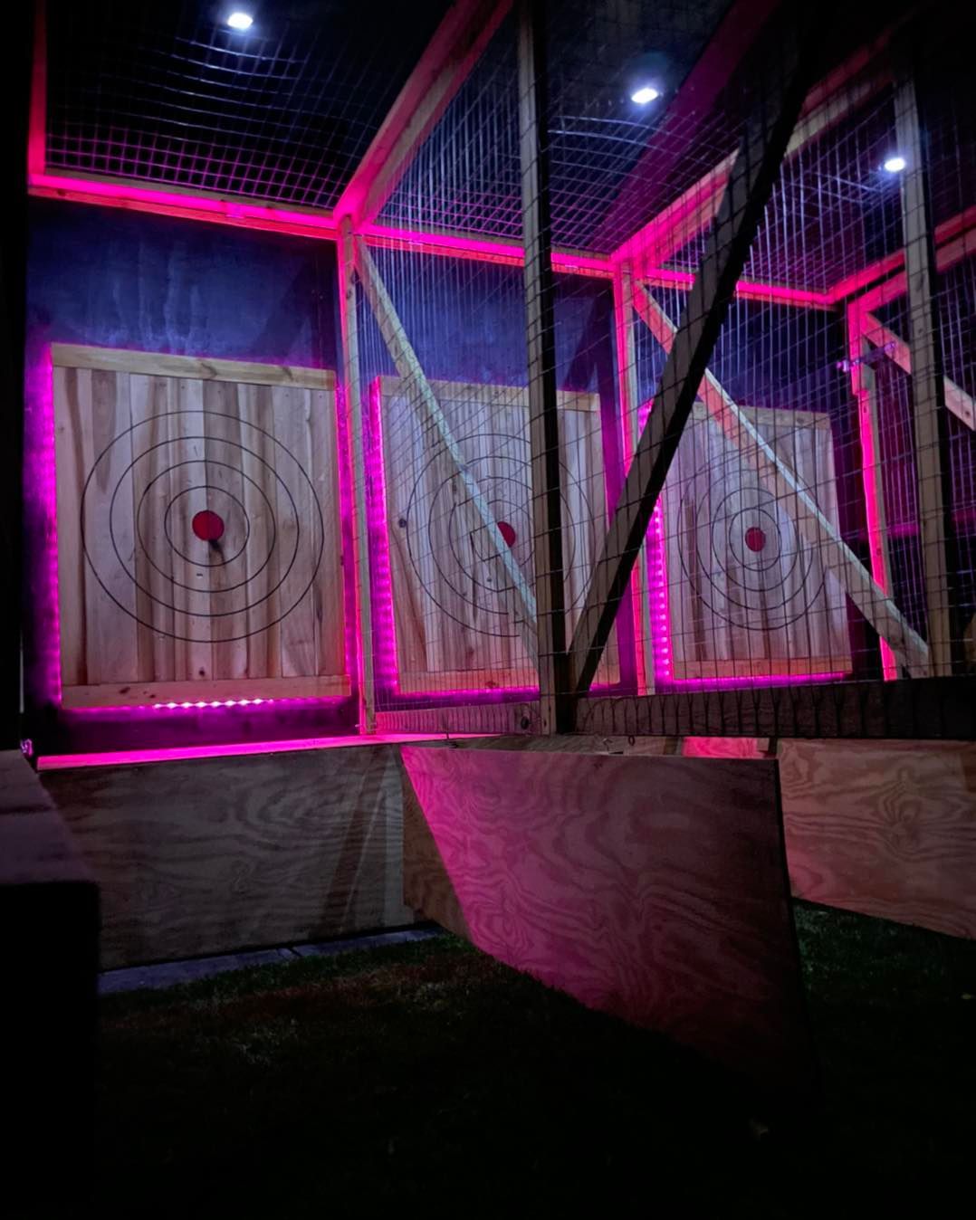 Axe throwing, Backyard Games, Fun Game, Axe throwing experience in Tennessee USA, Axe Throwing Entertainment