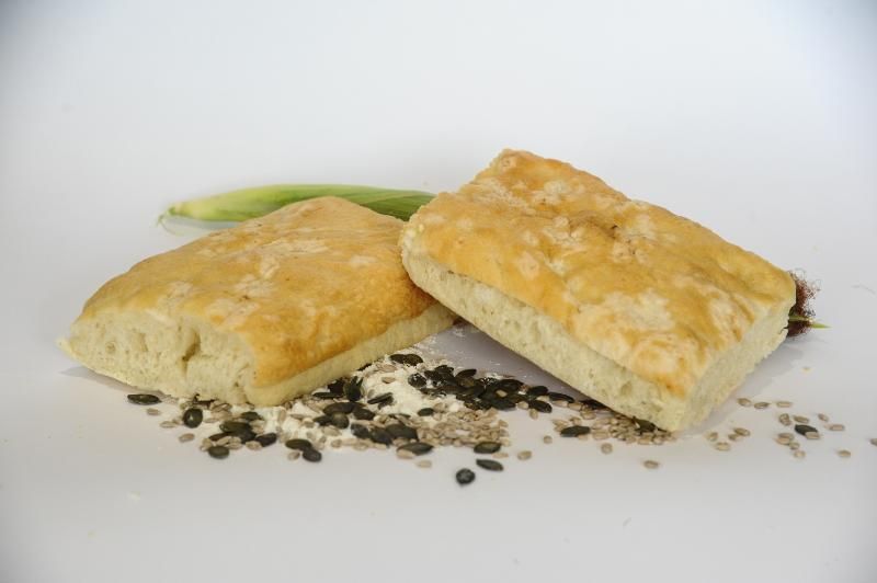 due focacce salate in superficie