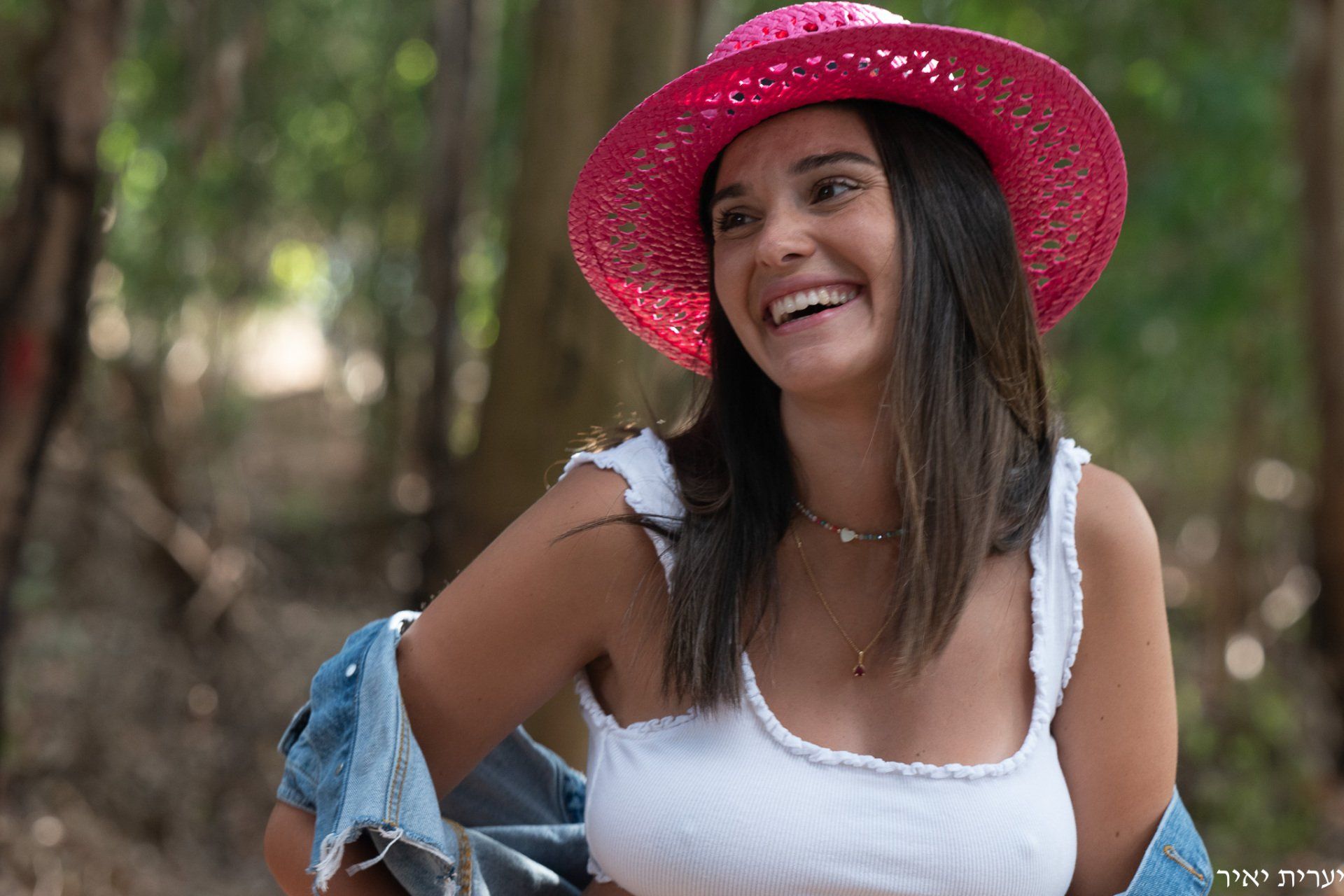 אשה בהריון בצילומים בטבע