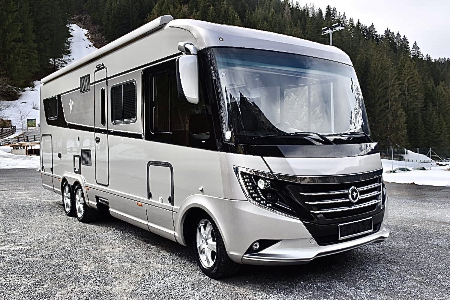 Außenreinigung bei Campingbus
