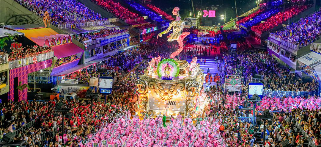 Carnaval no Rio de Janeiro: Sapucaí, Blocos e Onde Ficar em Copacabana