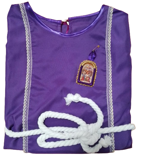Una camisa morada con una cuerda alrededor