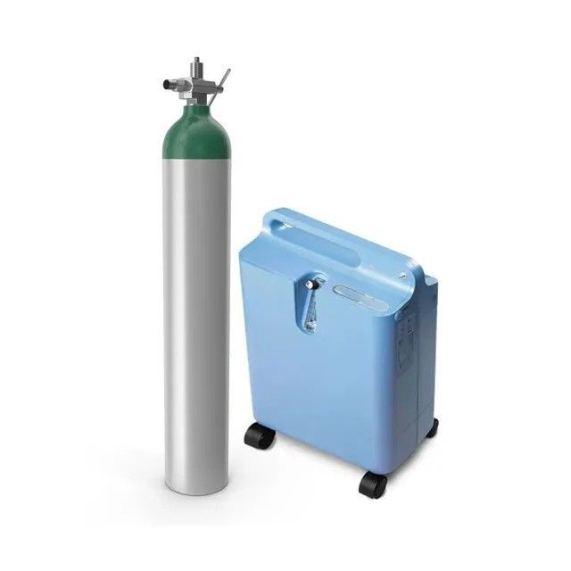 An oxygen cylinder and an oxygen concentrator on a white background.