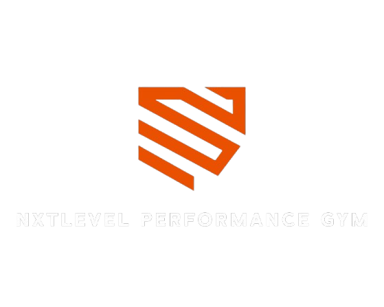 Oranje schildlogo met gestileerde "S"; tekst: NEXT LEVEL PERFORMANCE GYM.