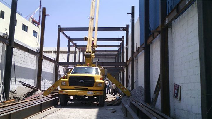 Fabricación e instalación de cortinas metálicas