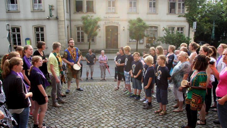 Afrika-Gospelchor Njabulo, Osnabrück Der Afrika-Gospelchor Njabulo singt in der JVA Osnabrück mit Strafgefangenen.