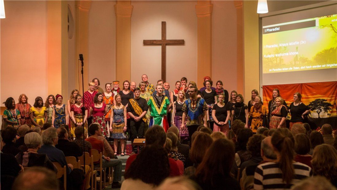 Der Afrika-Gospelchor Njabulo singt ein Benefizkonzert in der Christuskirche Osnabrück.