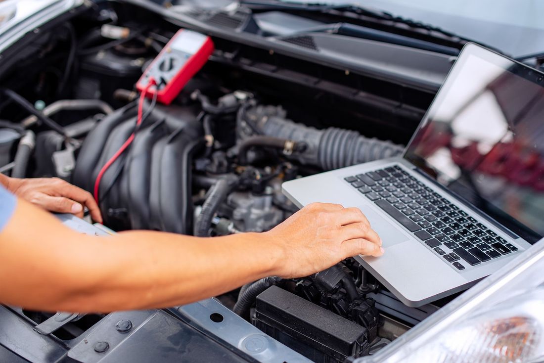 tecnico dell'officina fiat