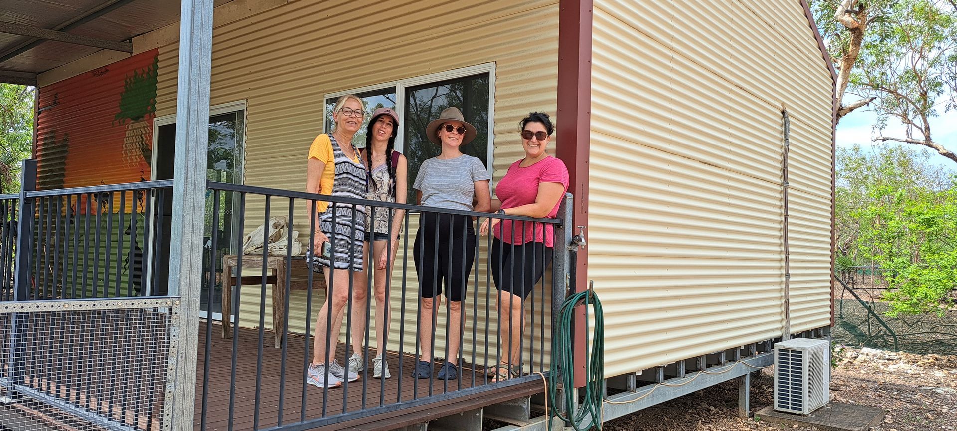 Three Tourists Standing On The Verander — Nina’s Ark Wildlife Sanctuary In Finniss Valley, NT