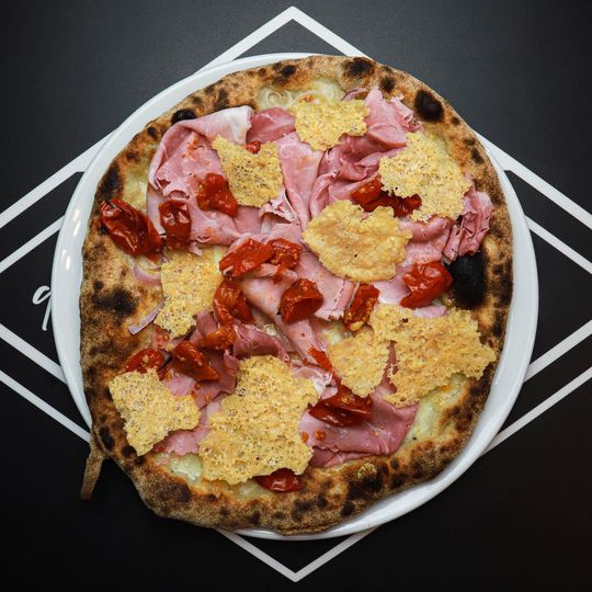 Pizza con grana