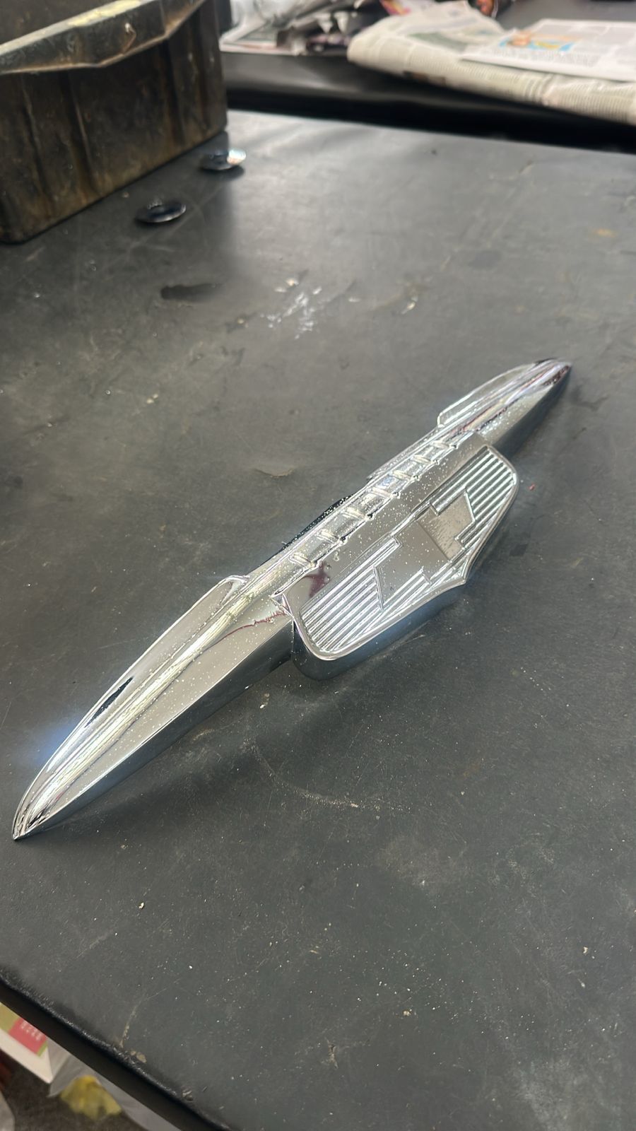 Acabamento de alto brilho em peça automotiva após restauração de metais na Nakahara Nakabara