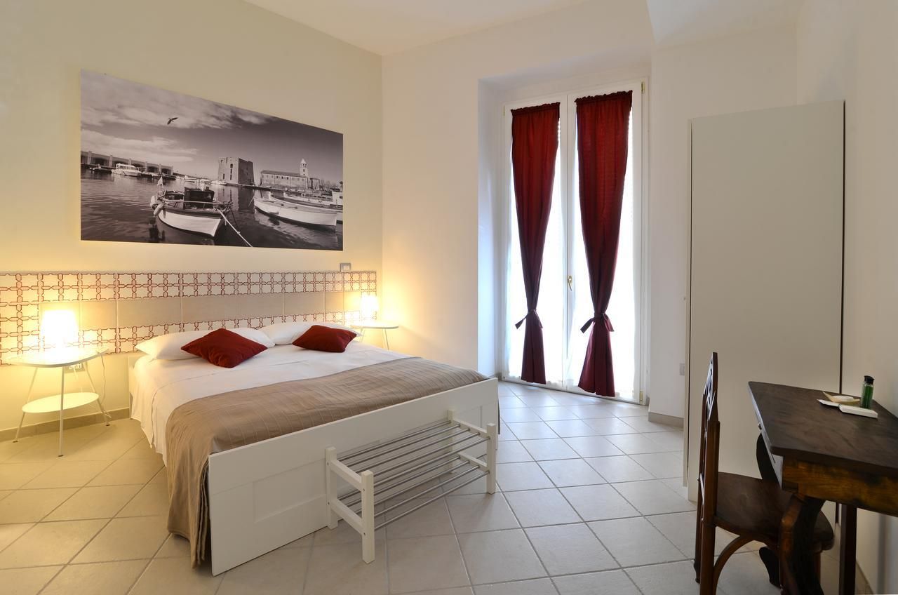 santi e saraceni room