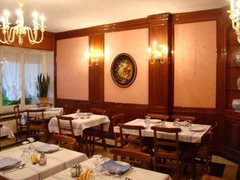 tavoli del ristorante a mondovì
