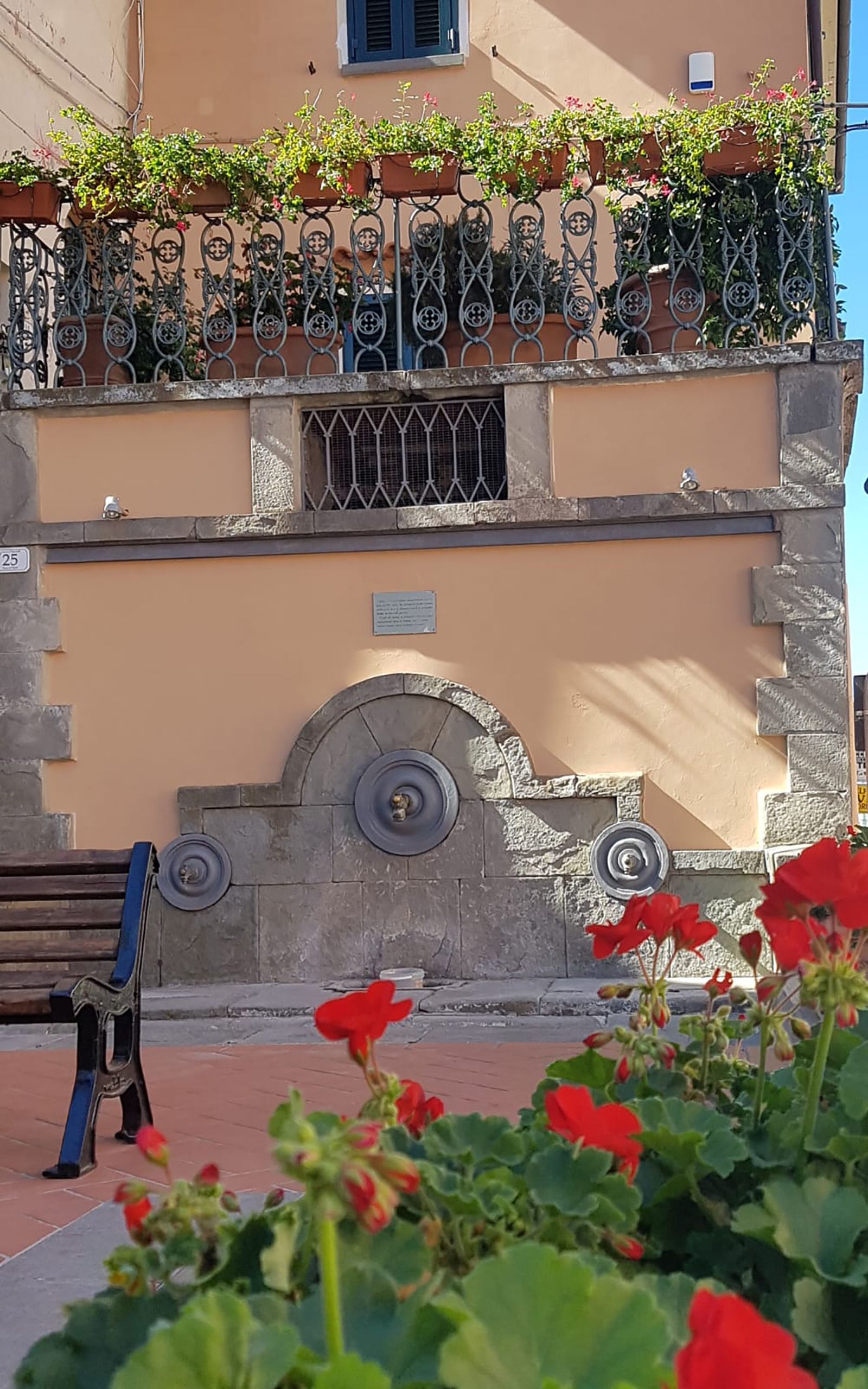 Piazza del Popolo a Riparbella