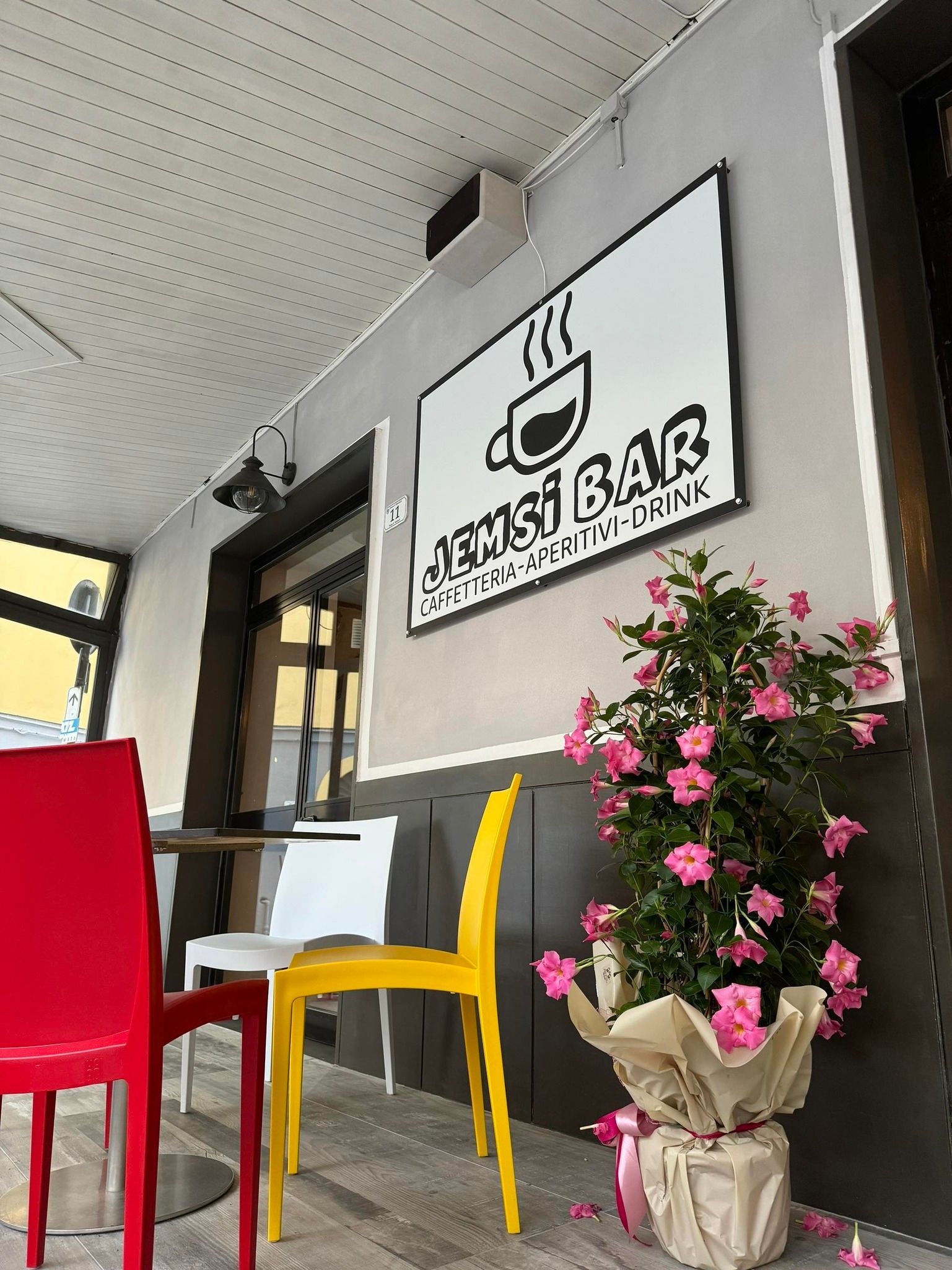 Il Jemsi Bar — bar in Piazza Matteotti