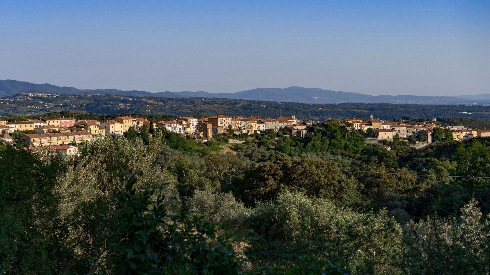 Panorama di Riparbella verso il mare