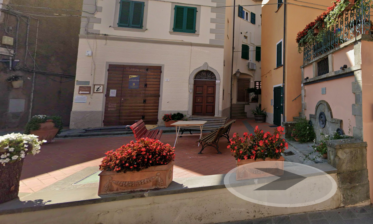 Piazza del Popolo a Riparbella
